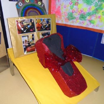Dorothy's-Red-Shoe
